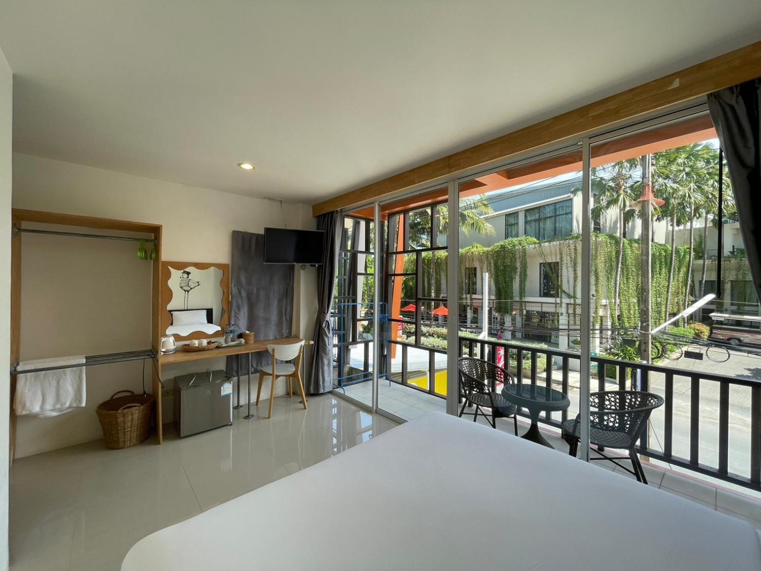 Dwell Phuket Airport Hotel At Naiyang Nai Yang Exterior photo