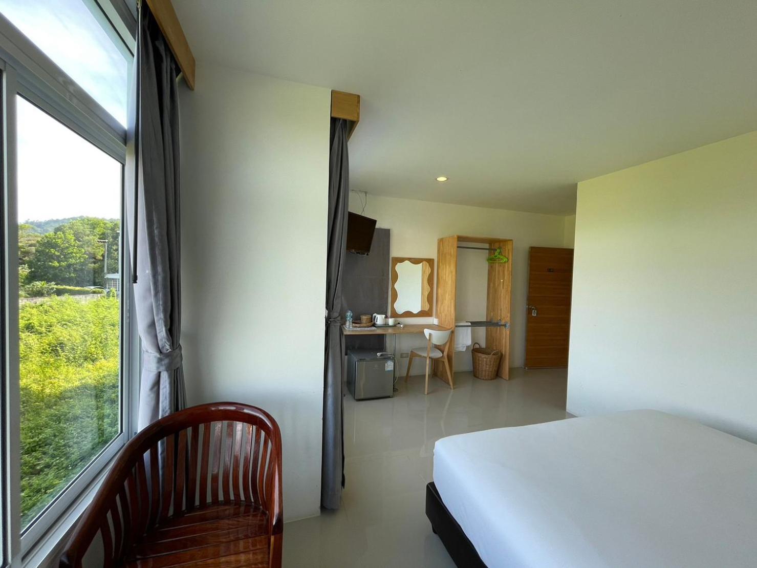 Dwell Phuket Airport Hotel At Naiyang Nai Yang Exterior photo